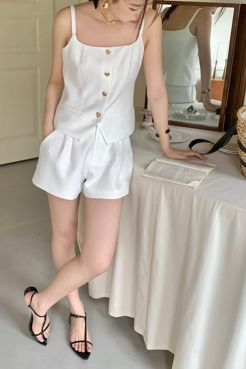 Polly Basic Shorts in White