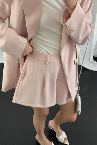 Loulou Basic Short in Blush