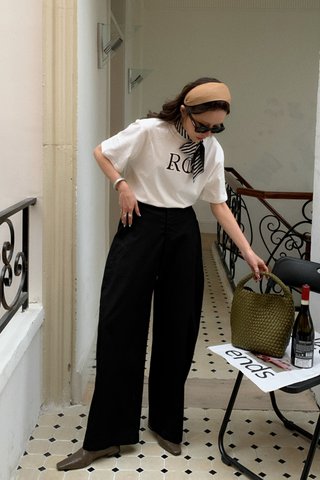 Trisse Barrel Pants in Black