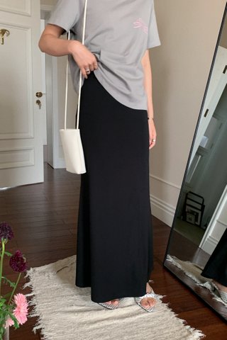 Doe Tencel Wool Skirt in Black