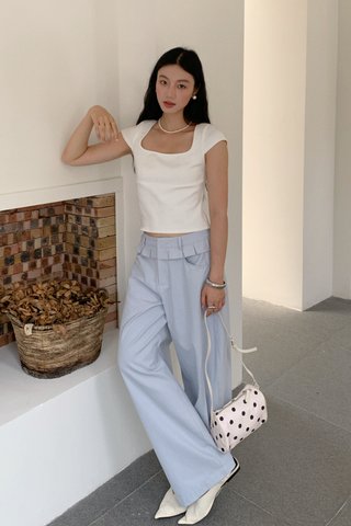 Ariel Pleated Barrel Pants in Blue