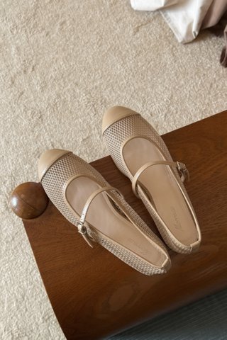 Maggie Mesh Flats in Sand