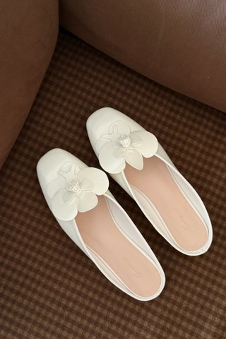 Camellia Slip-On in White