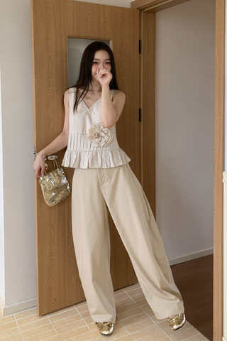 Trisse Barrel Pants in Sand